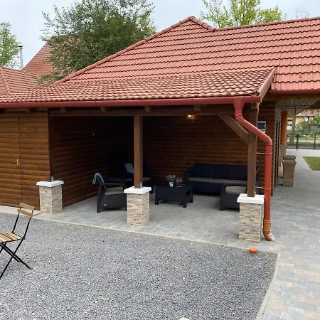 Feher-patak Vendeghaz Apartment